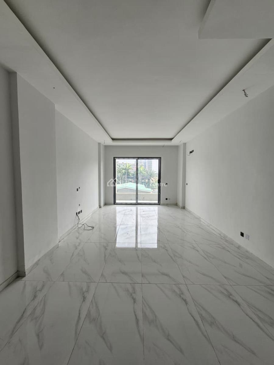Spacious 3 Bedroom Apartment with Bq, Elevator and Swimming Pool, Victoria Island (vi), Lagos, Flat / Apartment for Sale