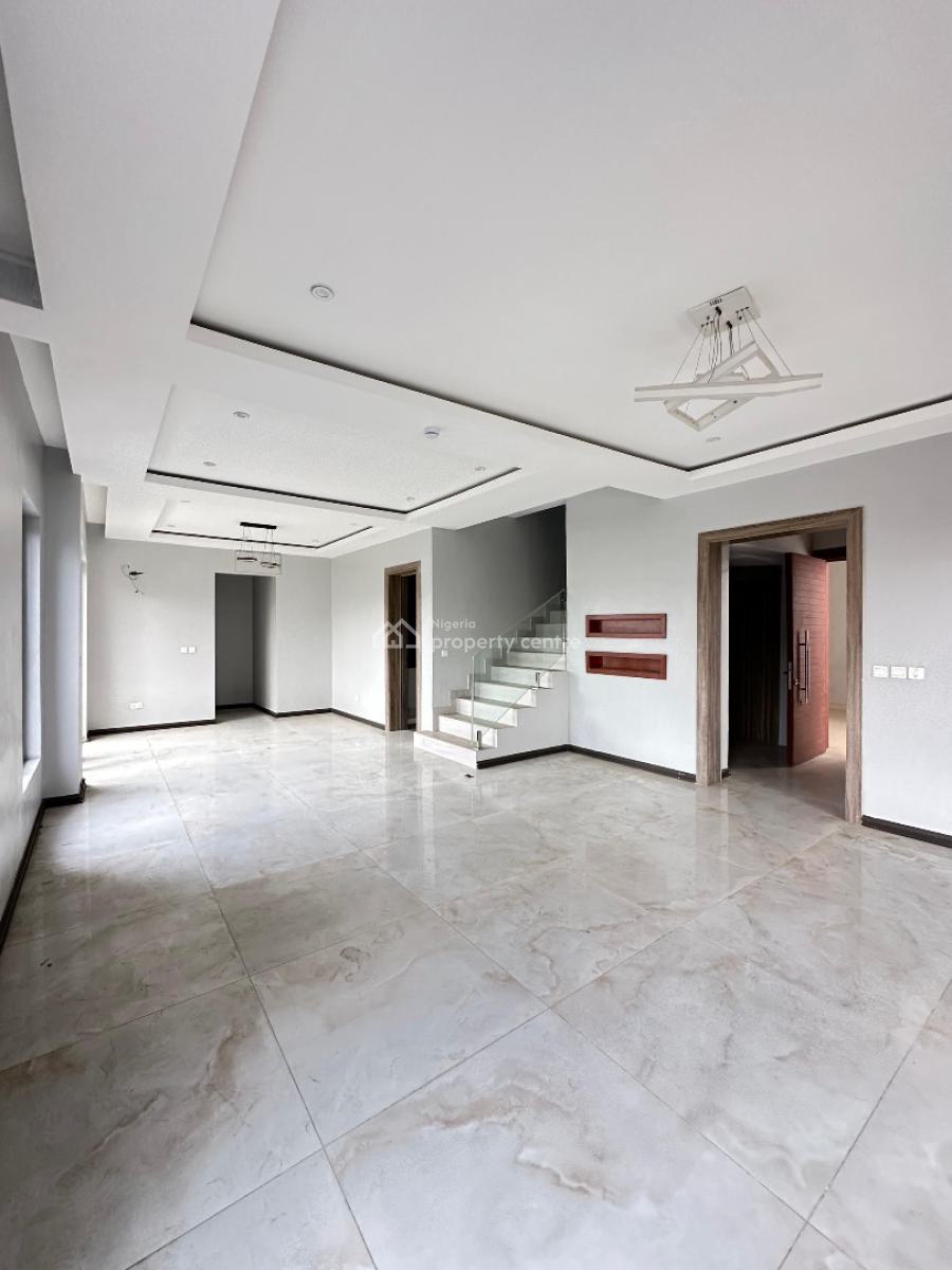 Magnificently Built 5 Bedroom Penthouse with Swimming Pool, Gym, Lekki Phase 1, Lekki Phase 1, Lekki, Lagos, Block of Flats for Sale