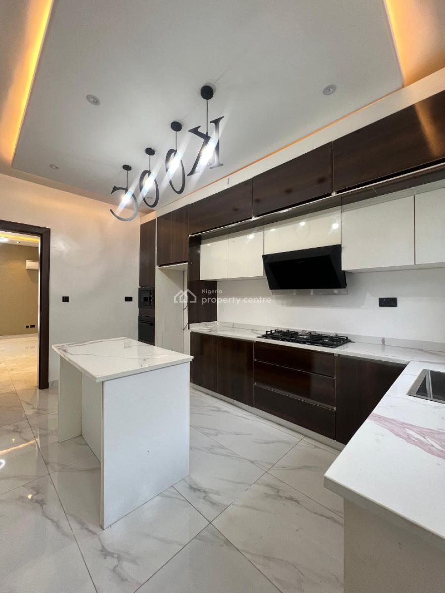 Elegantly Built 2 Bedroom Penthouse with Swimming Pool, Gym, Lekki Phase 1, Lekki, Lagos, Block of Flats for Sale