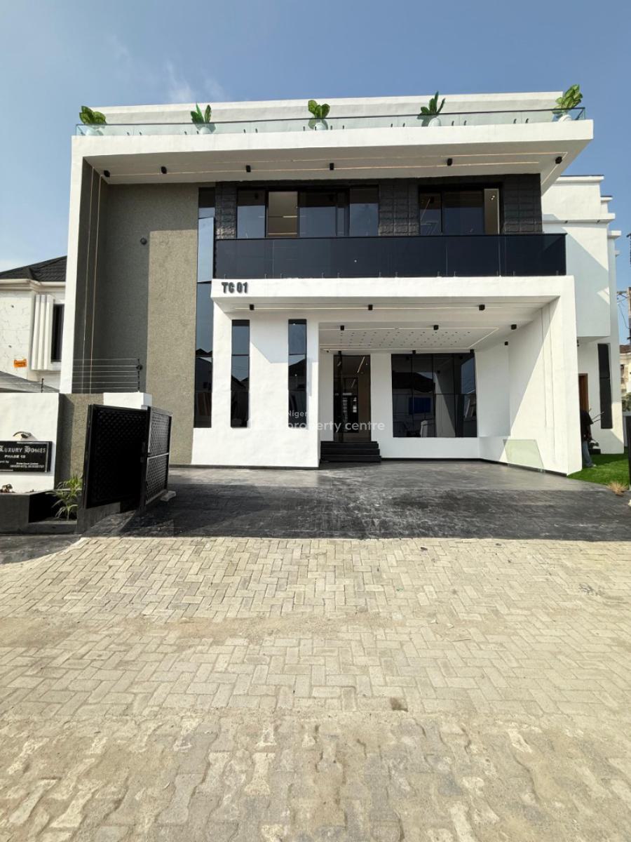 Own Comfort & Class -- 5 Bedroom Fully Detached Duplex with Bq, Ajah, Lagos, Detached Duplex for Sale