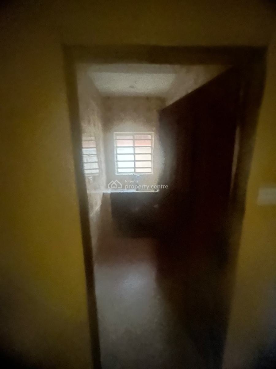 Mini Flat, Arida Bus Stop., Ikotun, Lagos, Mini Flat (room and Parlour) for Rent