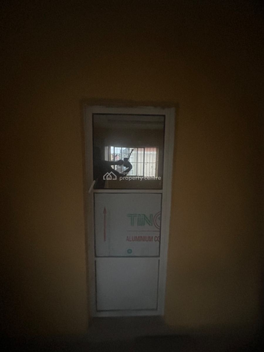 Mini Flat, Arida Bus Stop., Ikotun, Lagos, Mini Flat (room and Parlour) for Rent