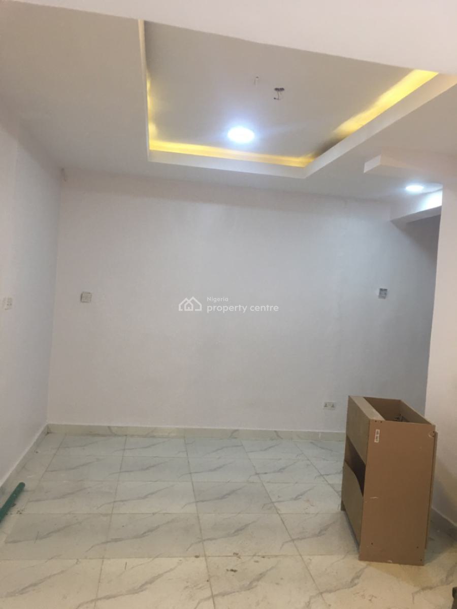 Big Self Contained, Off Admiralty, Lekki Phase 1, Lekki, Lagos, Self Contain (single Rooms) for Rent