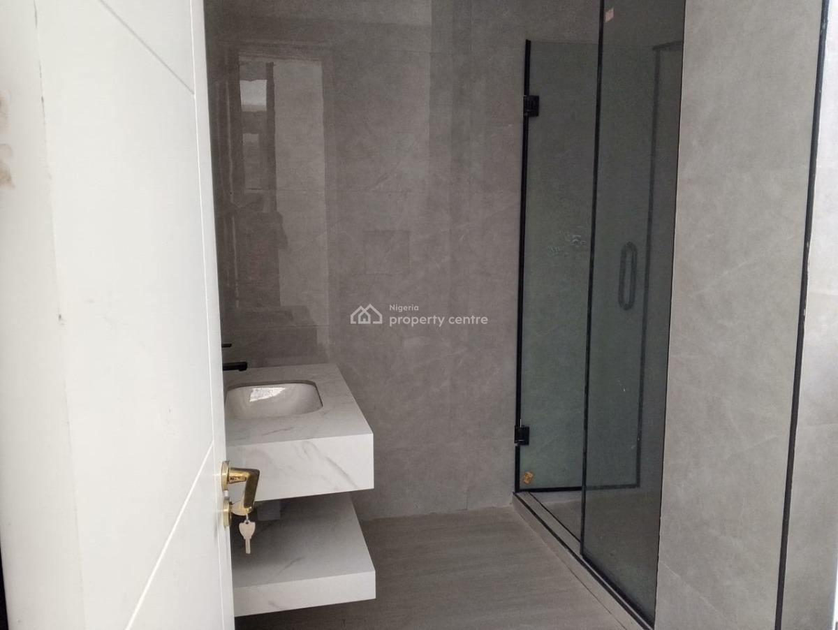 3 Bedroom Apartment with Gym, Swimming Pool and Boys Quarters, Lekki Phase 1, Lekki, Lagos, Flat / Apartment for Rent