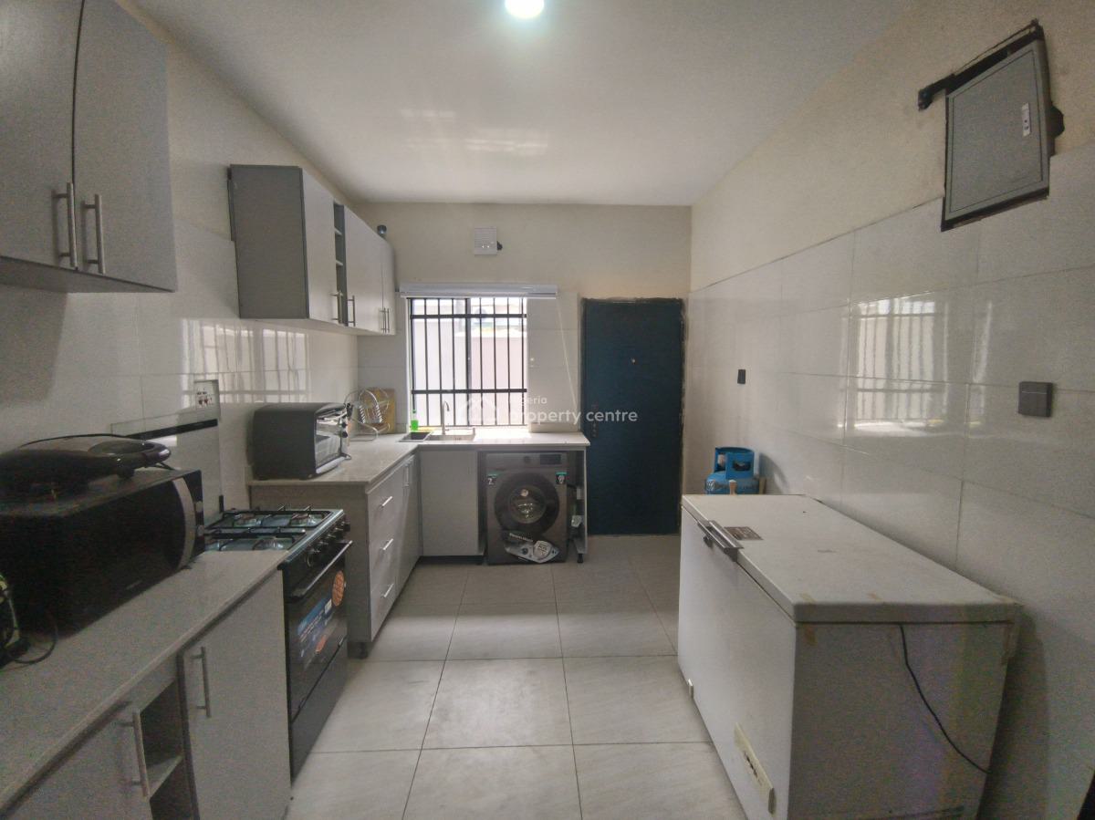 Luxury 3 Bedroom Fully Furnished Apartment with Excellent Facilities, No 10 Siyanbola Close Akora Estate, Adeniyi Jones, Ikeja, Lagos, Flat / Apartment for Rent