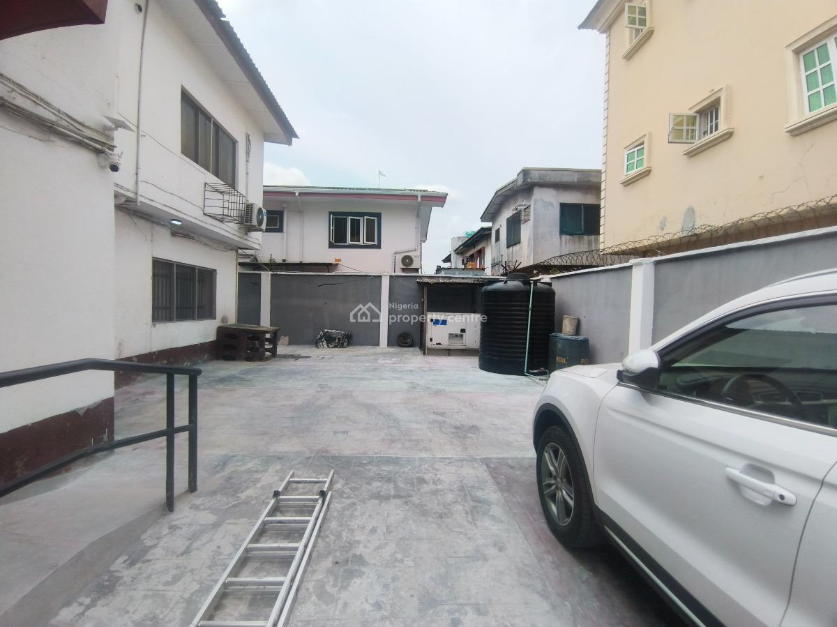 Luxury 3 Bedroom Fully Furnished Apartment with Excellent Facilities, No 10 Siyanbola Close Akora Estate, Adeniyi Jones, Ikeja, Lagos, Flat / Apartment for Rent