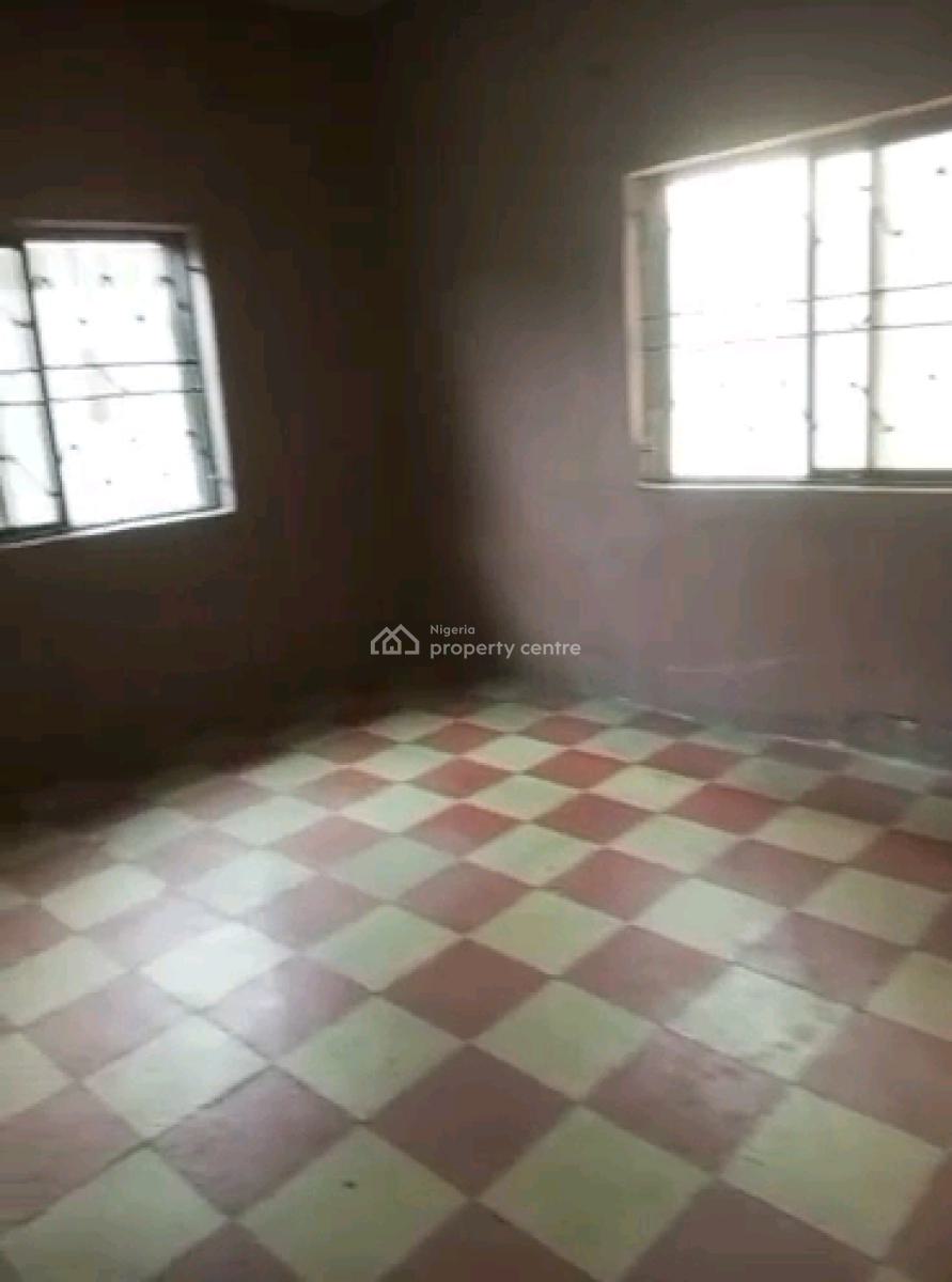 Nice 3 Bedroom Flat, Emmanuel Kolawole Street, Shomolu, Lagos, Flat / Apartment for Rent