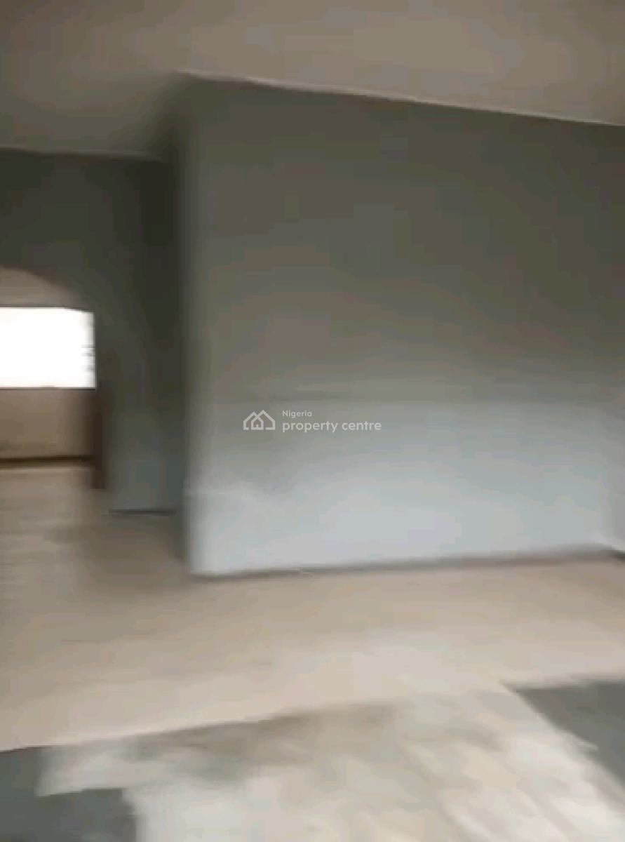 Nice 3 Bedroom Flat, Emmanuel Kolawole Street, Shomolu, Lagos, Flat / Apartment for Rent