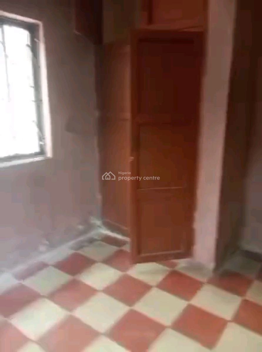 Nice 3 Bedroom Flat, Emmanuel Kolawole Street, Shomolu, Lagos, Flat / Apartment for Rent