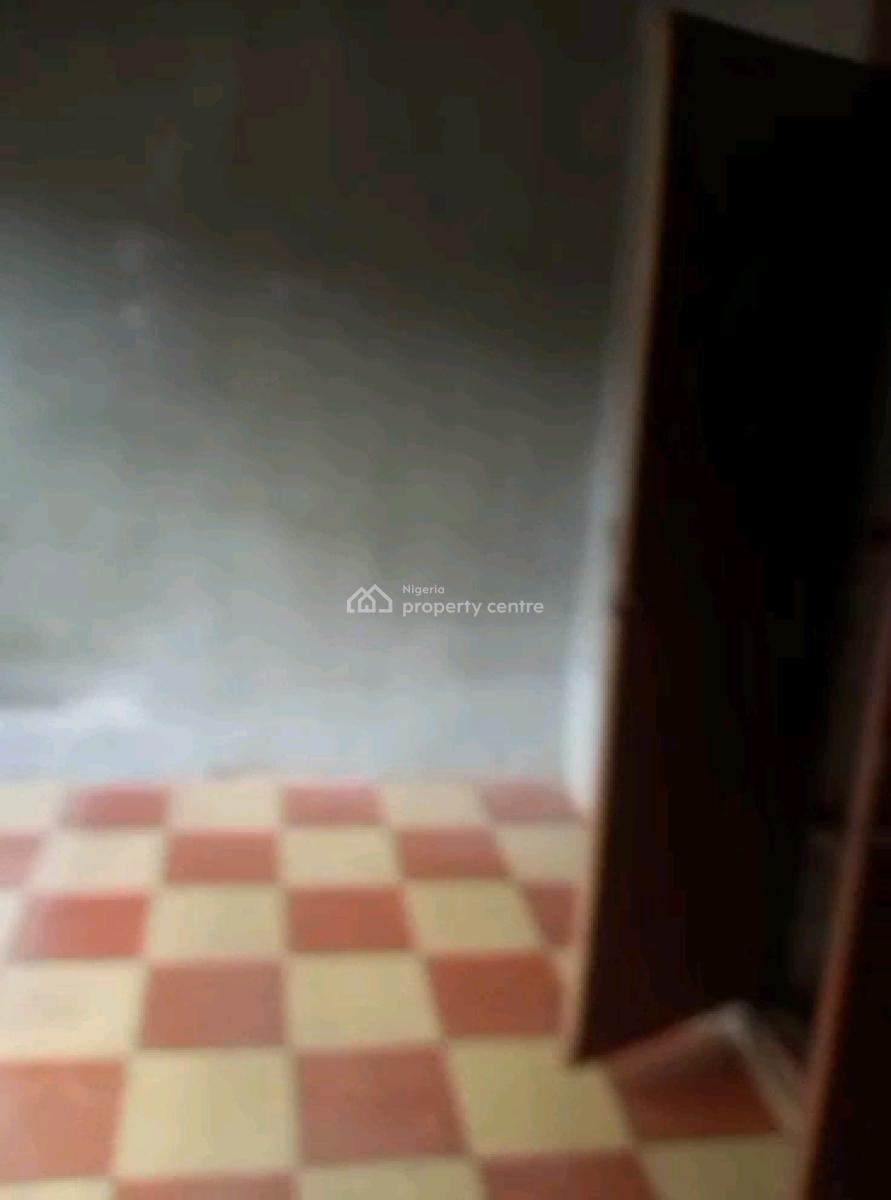 Nice 3 Bedroom Flat, Emmanuel Kolawole Street, Shomolu, Lagos, Flat / Apartment for Rent