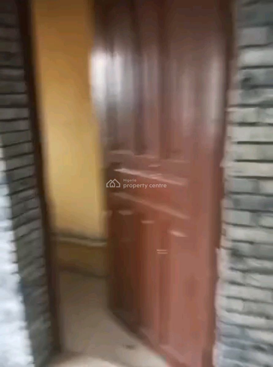 Nice 3 Bedroom Flat, Emmanuel Kolawole Street, Shomolu, Lagos, Flat / Apartment for Rent