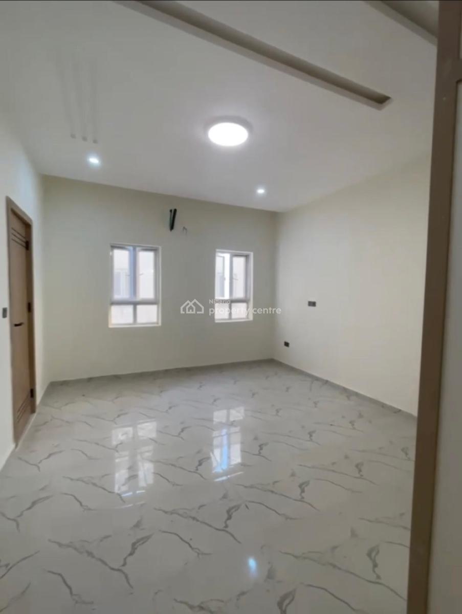2 Bedroom Well Spacious, Orchid Road, Lekki, Lagos, Flat / Apartment for Rent