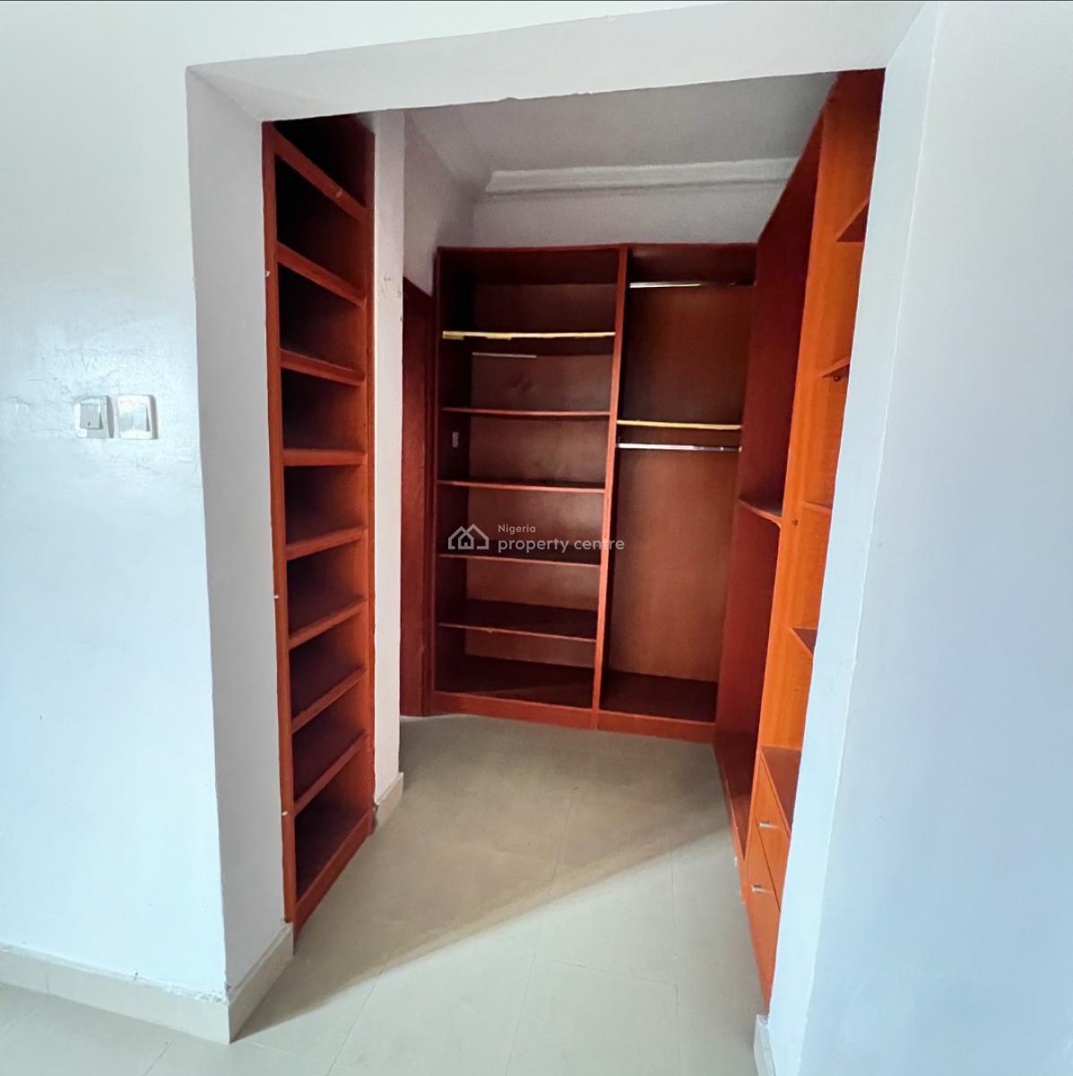 Spacious 3 Bedroom Terrace Duplex with a Room Bq, Lekki Phase 1, Lekki, Lagos, Terraced Duplex for Rent