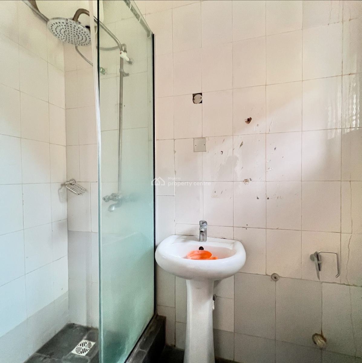 Spacious 3 Bedroom Terrace Duplex with a Room Bq, Lekki Phase 1, Lekki, Lagos, Terraced Duplex for Rent