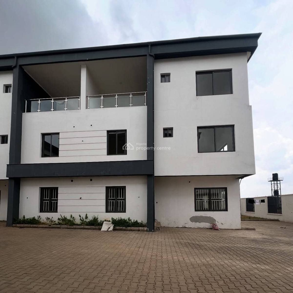 5bedrooms Semi Detached Duplex, Mabushi, Abuja, Semi-detached Duplex for Sale