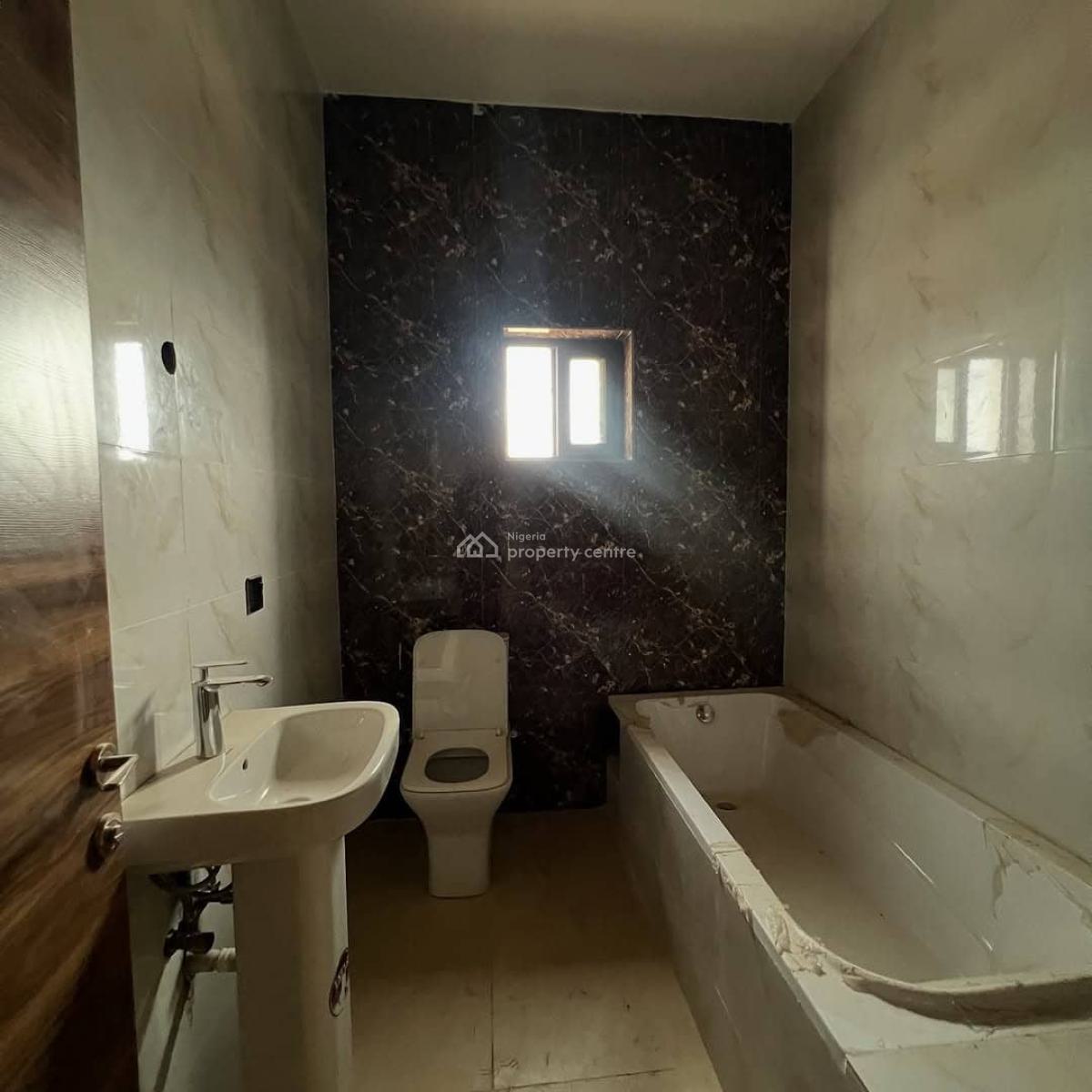 5bedrooms Semi Detached Duplex, Mabushi, Abuja, Semi-detached Duplex for Sale