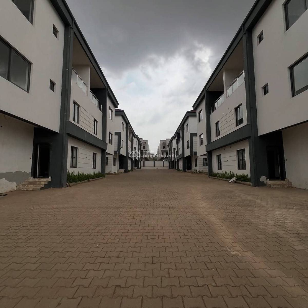5bedrooms Semi Detached Duplex, Mabushi, Abuja, Semi-detached Duplex for Sale