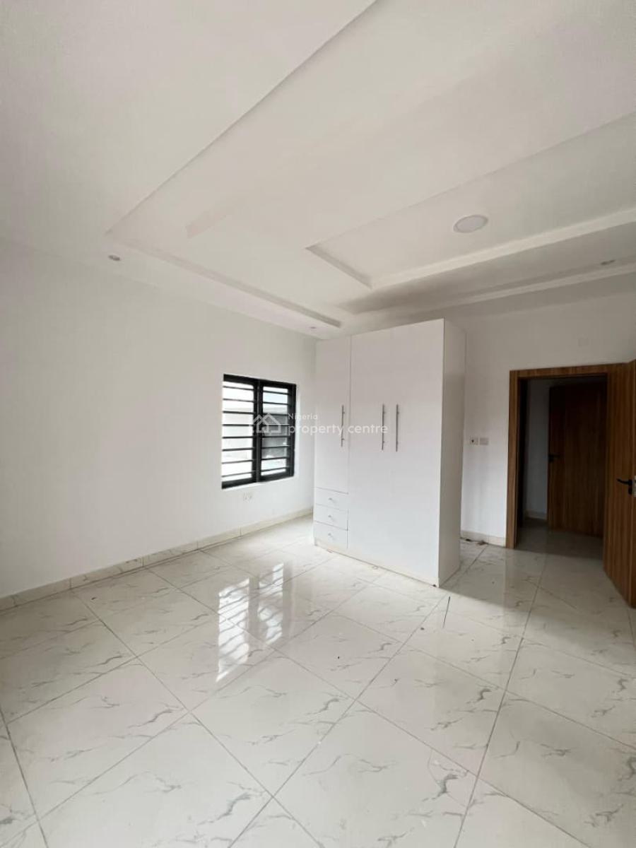 Contemporary 2 Bedroom Apartment, Lekki Phase 1, Lekki, Lagos, Flat / Apartment for Sale