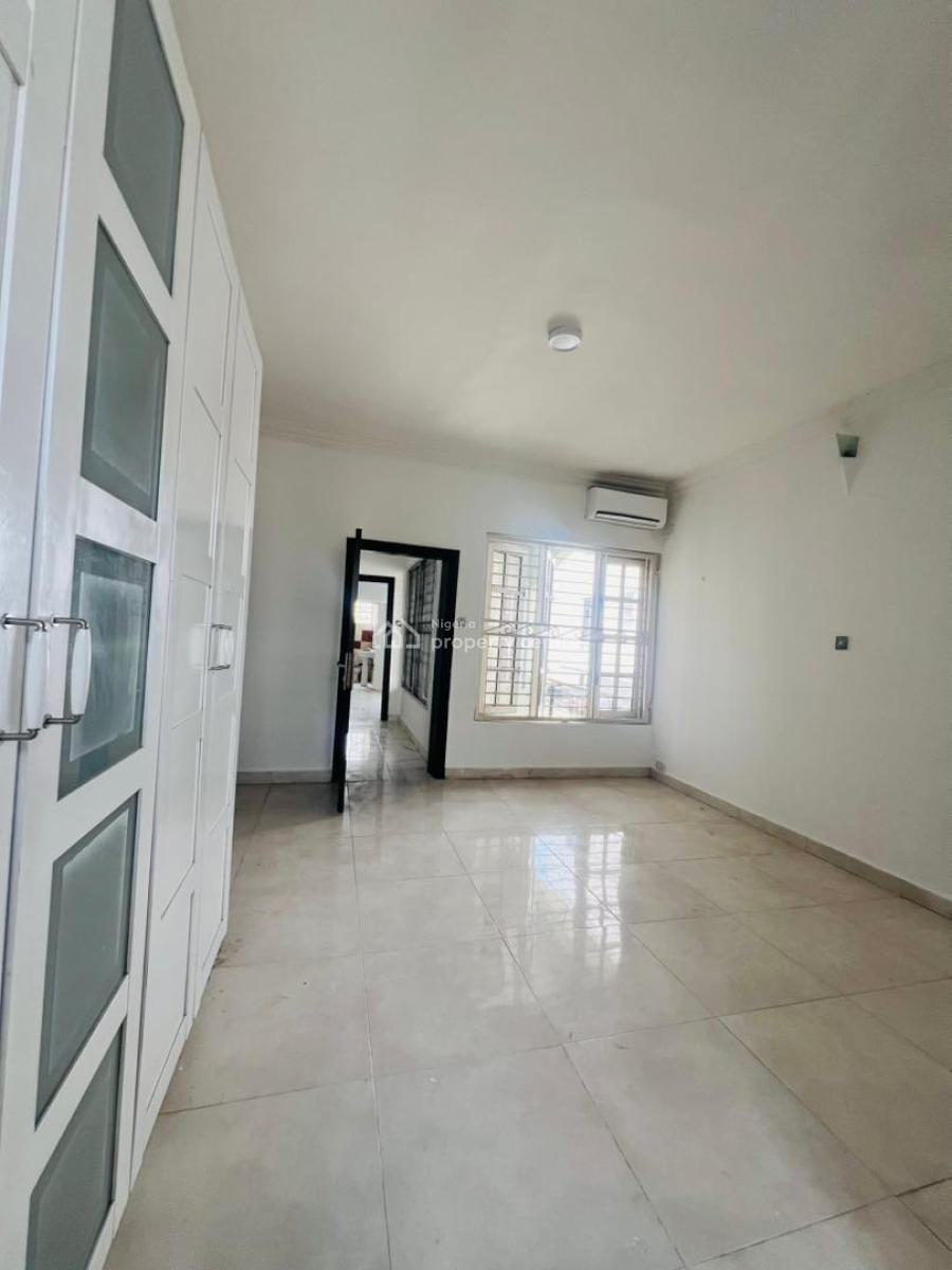 Well Built 3 Bedrooom Flat Now Available, Ikoyi, Lagos, Flat / Apartment for Rent