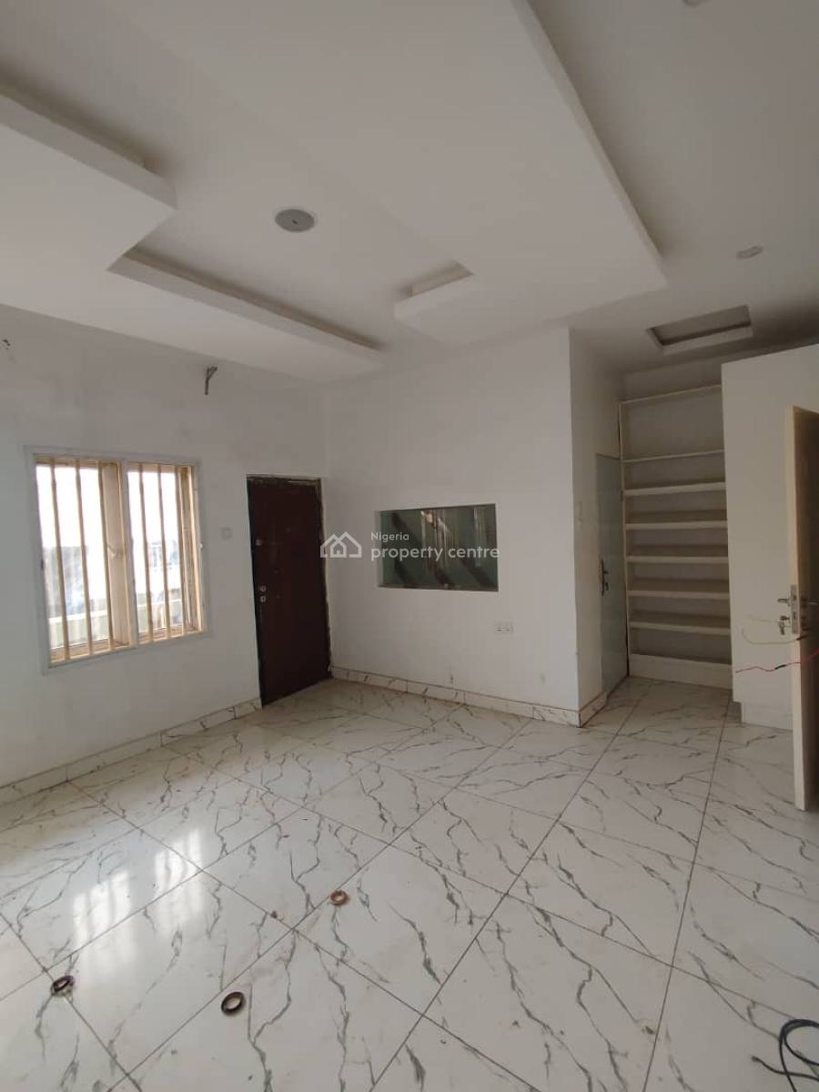 Standard 4 Bedroom Terrace Duplex Along a Tarred Road, Jahi, Abuja, Terraced Duplex for Rent