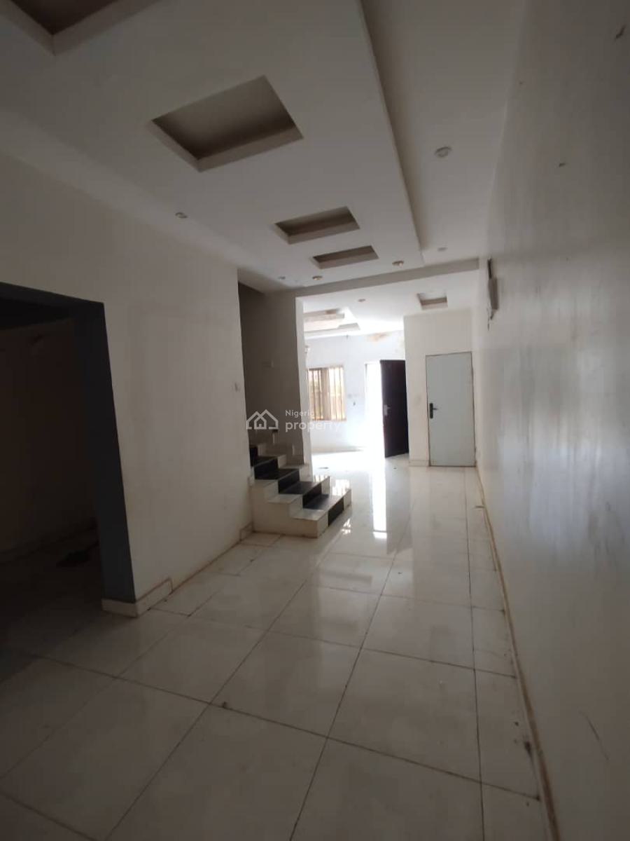 Standard 4 Bedroom Terrace Duplex Along a Tarred Road, Jahi, Abuja, Terraced Duplex for Rent