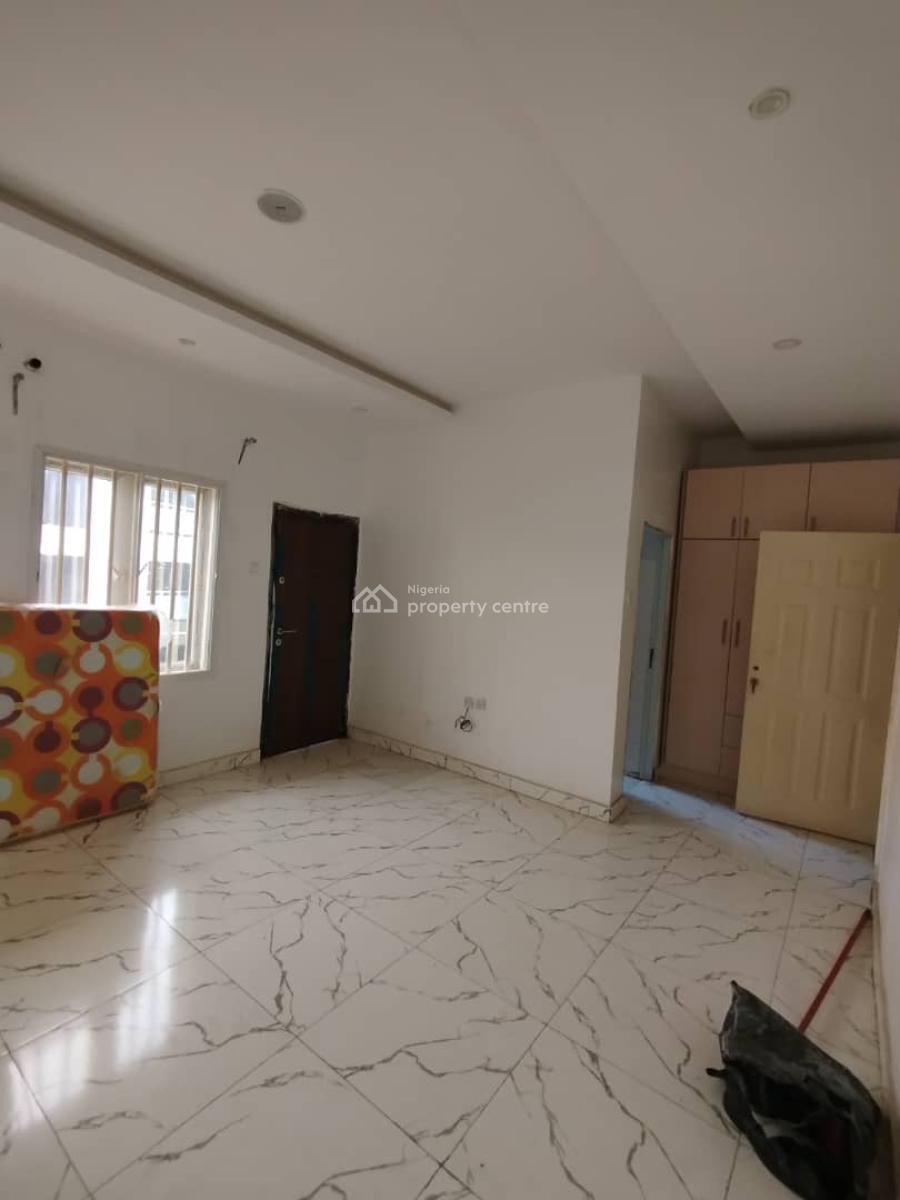 Standard 4 Bedroom Terrace Duplex Along a Tarred Road, Jahi, Abuja, Terraced Duplex for Rent