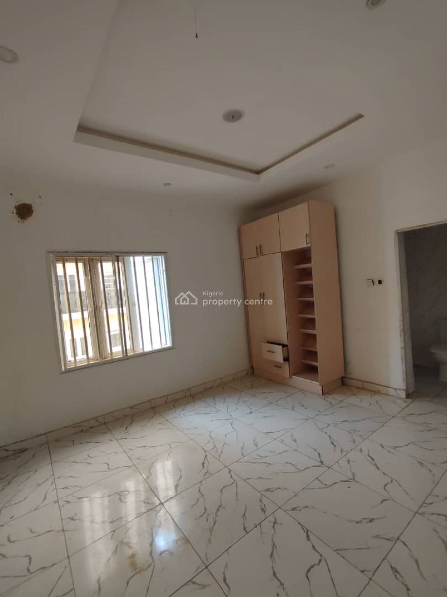 Standard 4 Bedroom Terrace Duplex Along a Tarred Road, Jahi, Abuja, Terraced Duplex for Rent