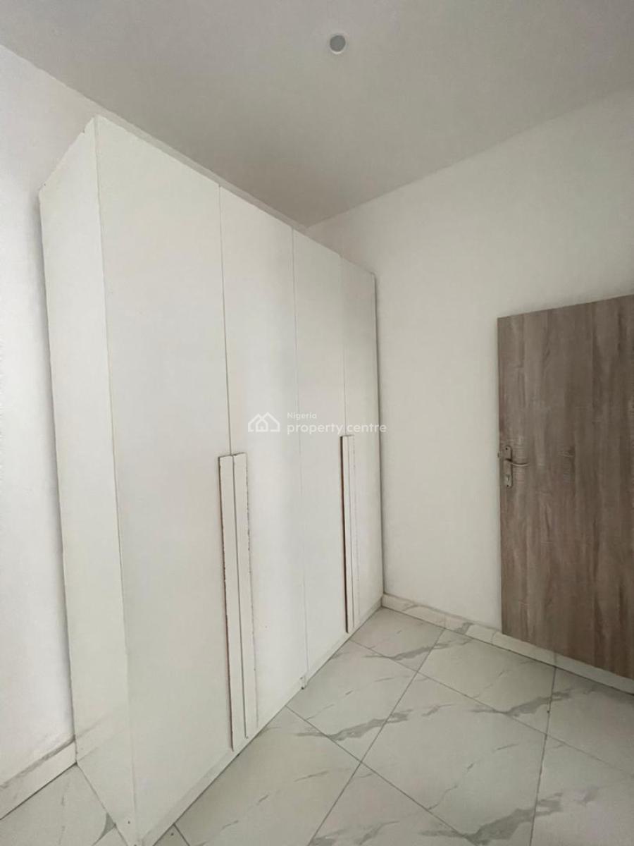 Distress Cornerpiece 3 Bedroom Duplex, Ikota, Lekki, Lagos, Terraced Duplex for Sale