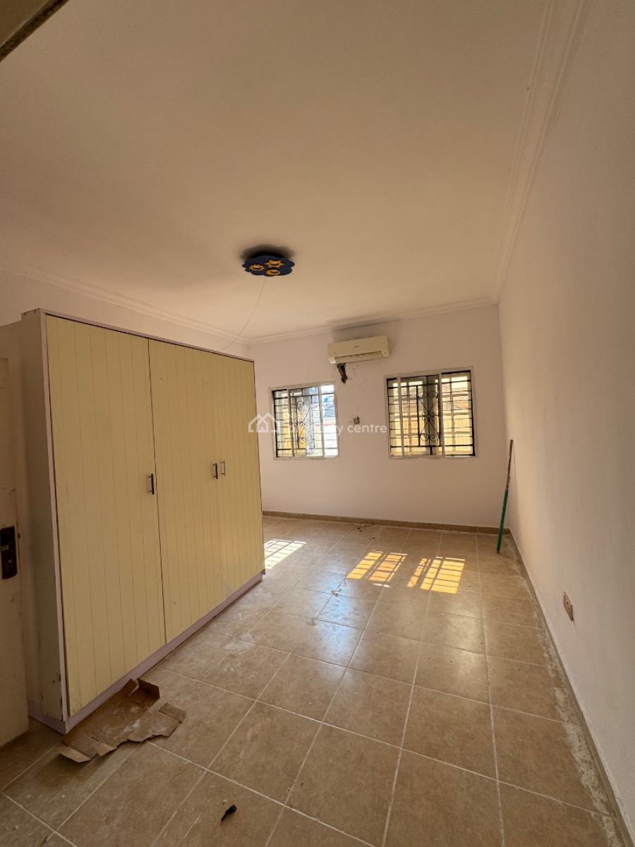 𝐖𝐄𝐋𝐋 𝐌𝐀𝐈𝐍𝐓𝐀𝐈𝐍𝐄𝐃 2 𝐁𝐄𝐃𝐑𝐎𝐎𝐌 𝐀𝐏𝐀𝐑𝐓𝐌𝐄𝐍𝐓, Victoria Island (vi), Lagos, Flat / Apartment for Rent