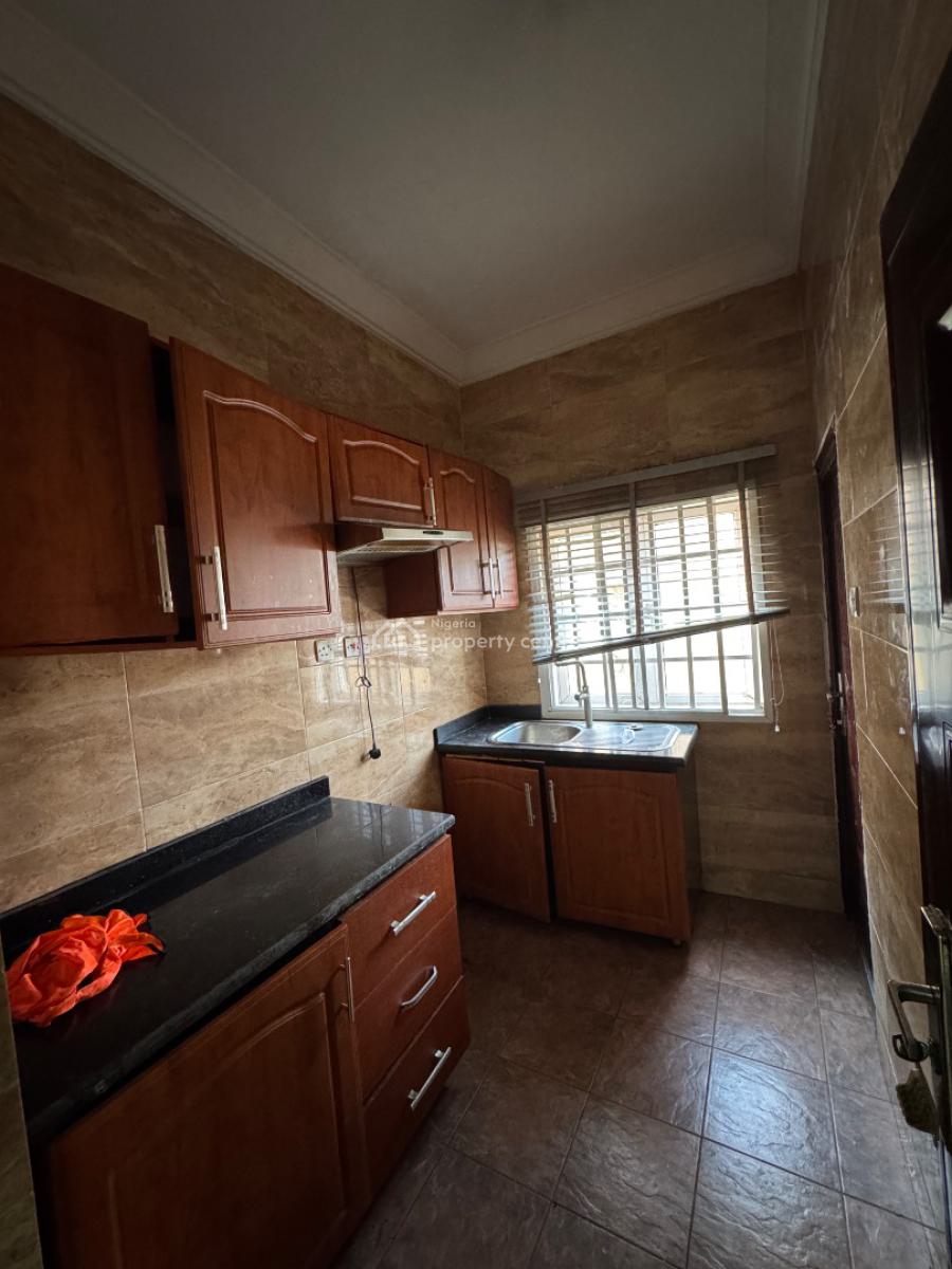 2 𝐁𝐄𝐃𝐑𝐎𝐎𝐌 𝐀𝐏𝐀𝐑𝐓𝐌𝐄𝐍𝐓 𝐖𝐈𝐓𝐇 𝐀𝐍 𝐄𝐋𝐄𝐕𝐀𝐓𝐎𝐑, Victoria Island (vi), Lagos, Flat / Apartment for Rent