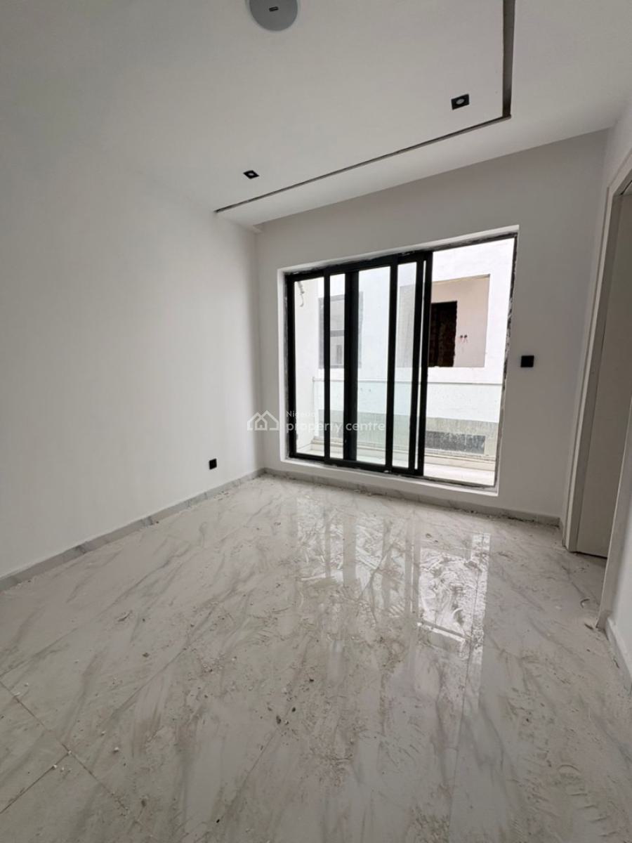 2 Bedroom Apartment with Swimming Pool, Lekki Phase 1, Lekki, Lagos, Flat / Apartment for Rent