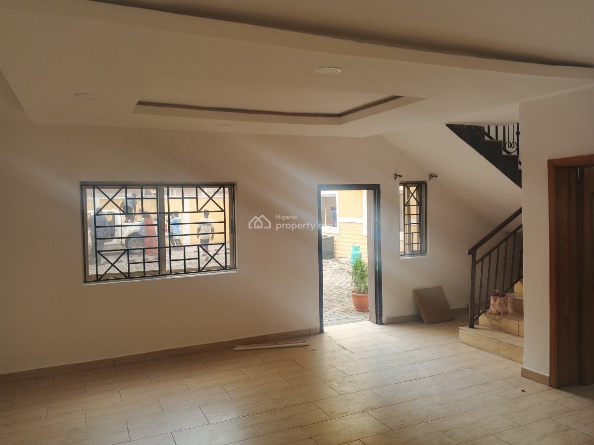 2 Bedrooms Serviced Townhouse in a Compound of 7 Units, Off Admiralty Way, Lekki Phase 1, Lekki, Lagos, House for Rent