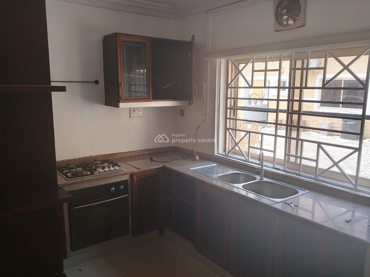 2 Bedrooms Serviced Townhouse in a Compound of 7 Units, Off Admiralty Way, Lekki Phase 1, Lekki, Lagos, House for Rent