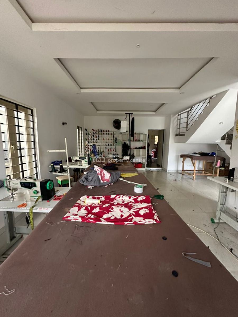 Nice 3 Bedrooms Gated Semidetached Duplex with Bq, Idu Industrial, Abuja, Semi-detached Duplex for Sale