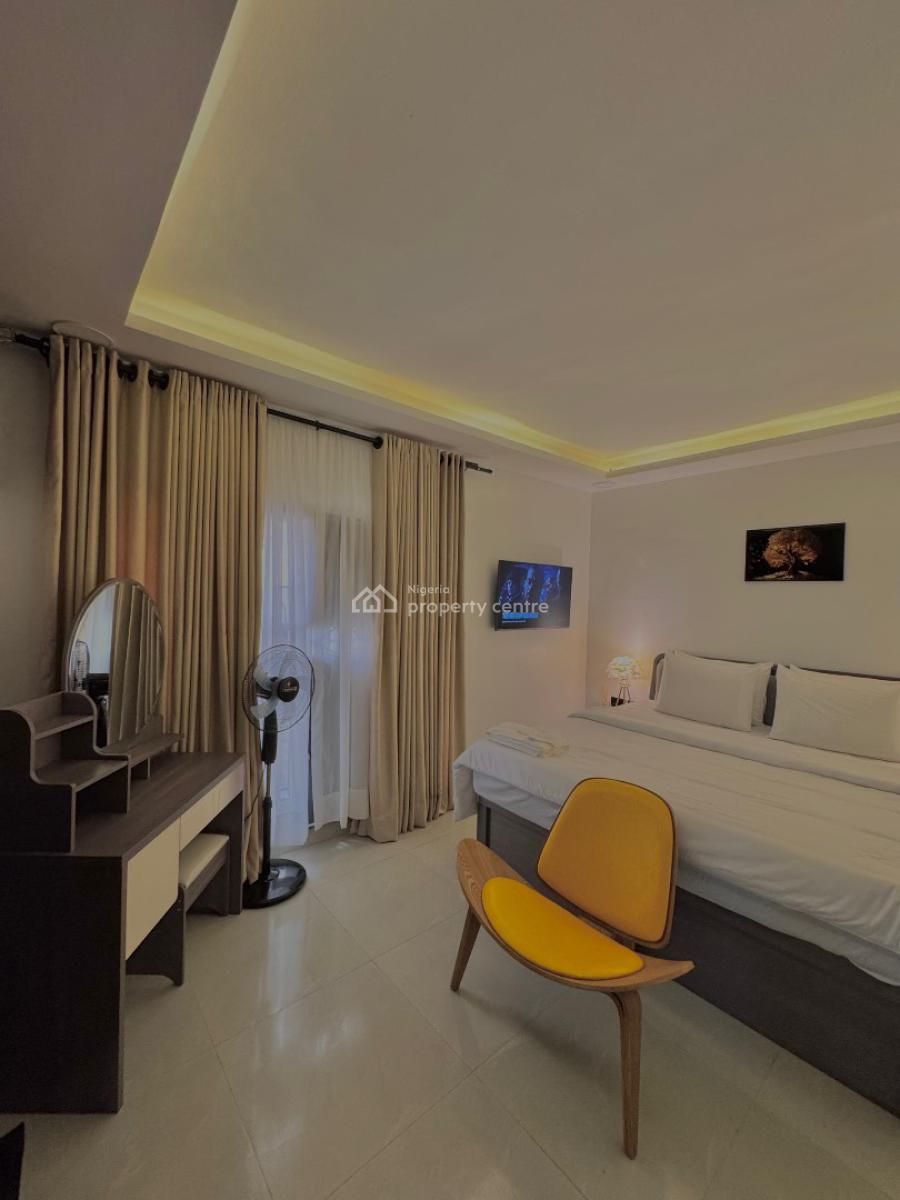 Luxury 1-bedroom at Ikeja Gra, Gra, Ikeja, Lagos, Flat / Apartment Short Let