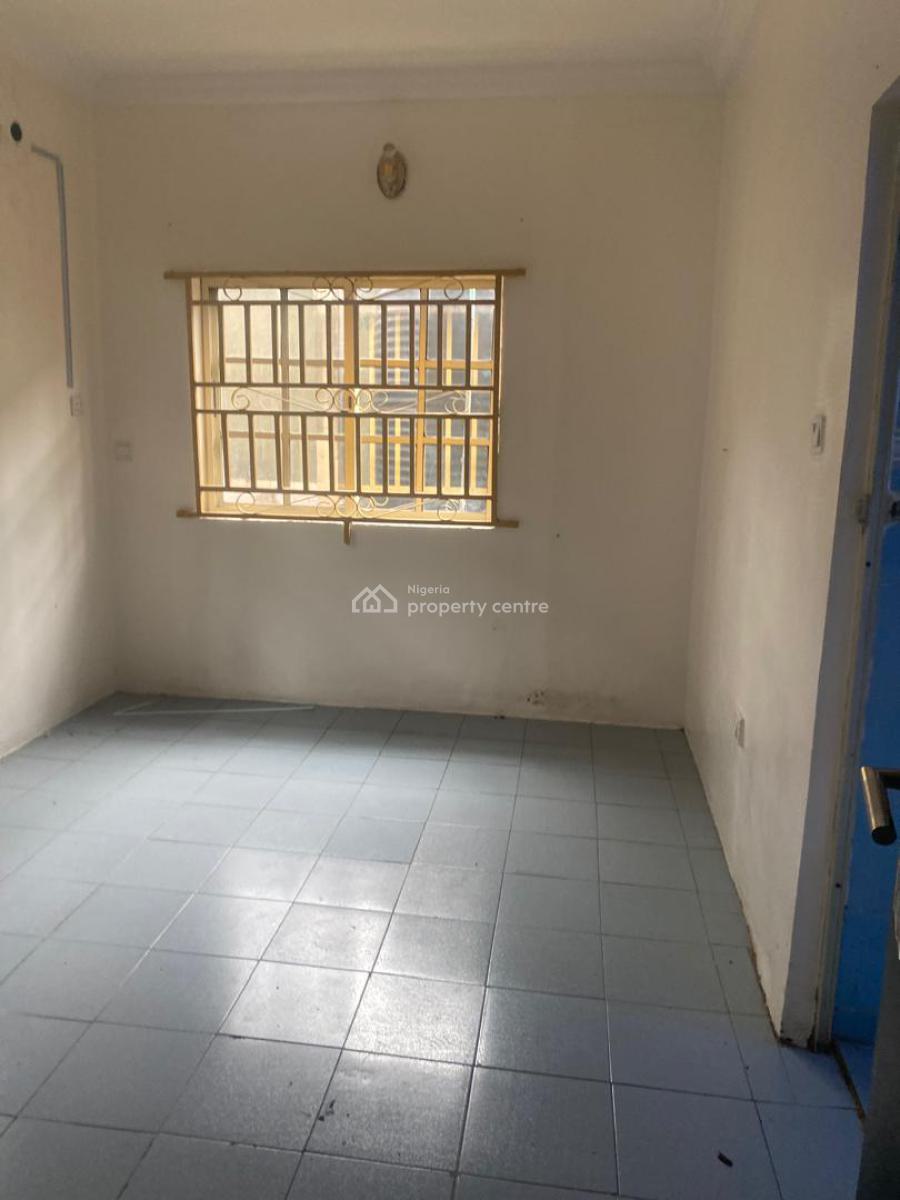 Clean 3 Bedroom Flat Apartment, Gra Phase 1, Magodo, Lagos, Flat / Apartment for Rent