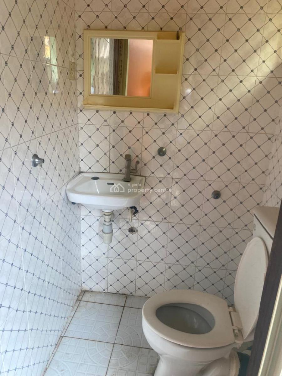Clean 3 Bedroom Flat Apartment, Gra Phase 1, Magodo, Lagos, Flat / Apartment for Rent