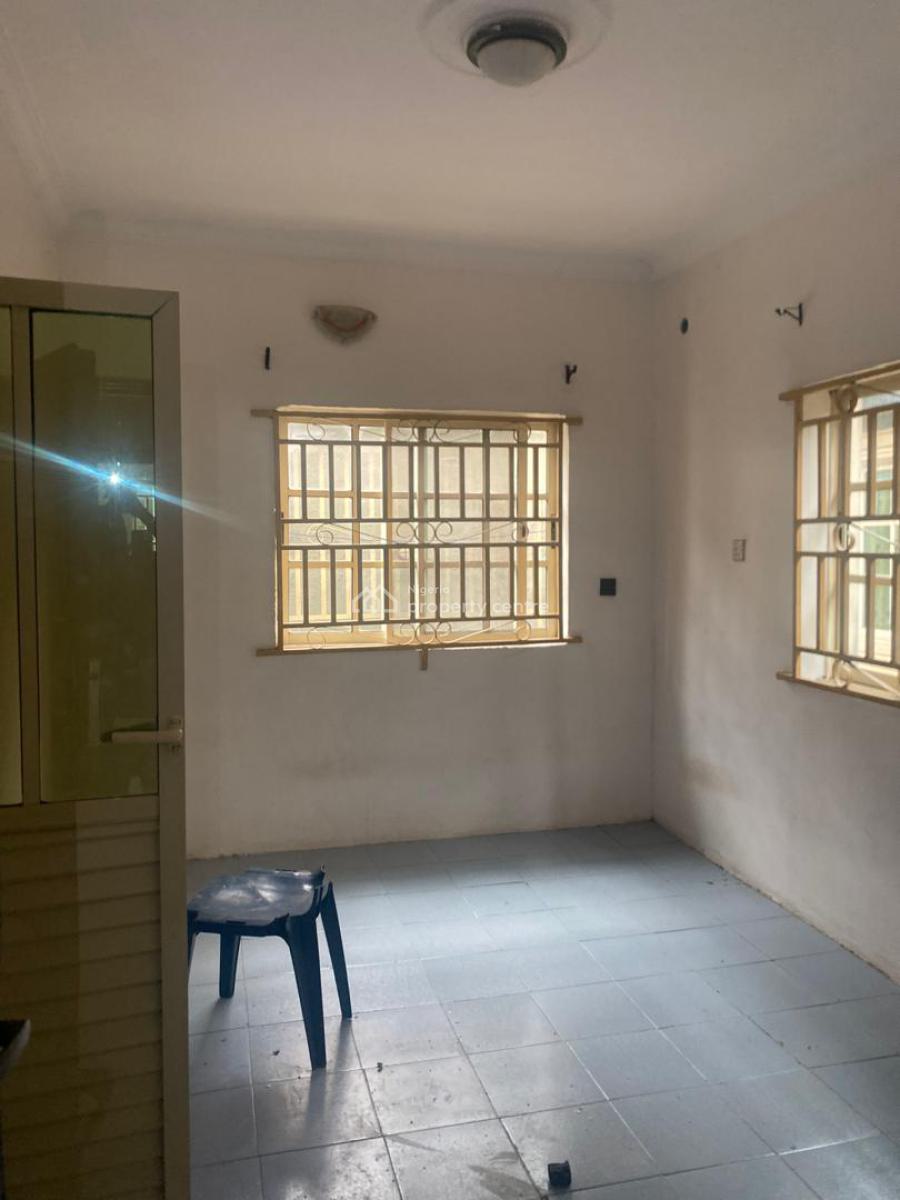 Clean 3 Bedroom Flat Apartment, Gra Phase 1, Magodo, Lagos, Flat / Apartment for Rent