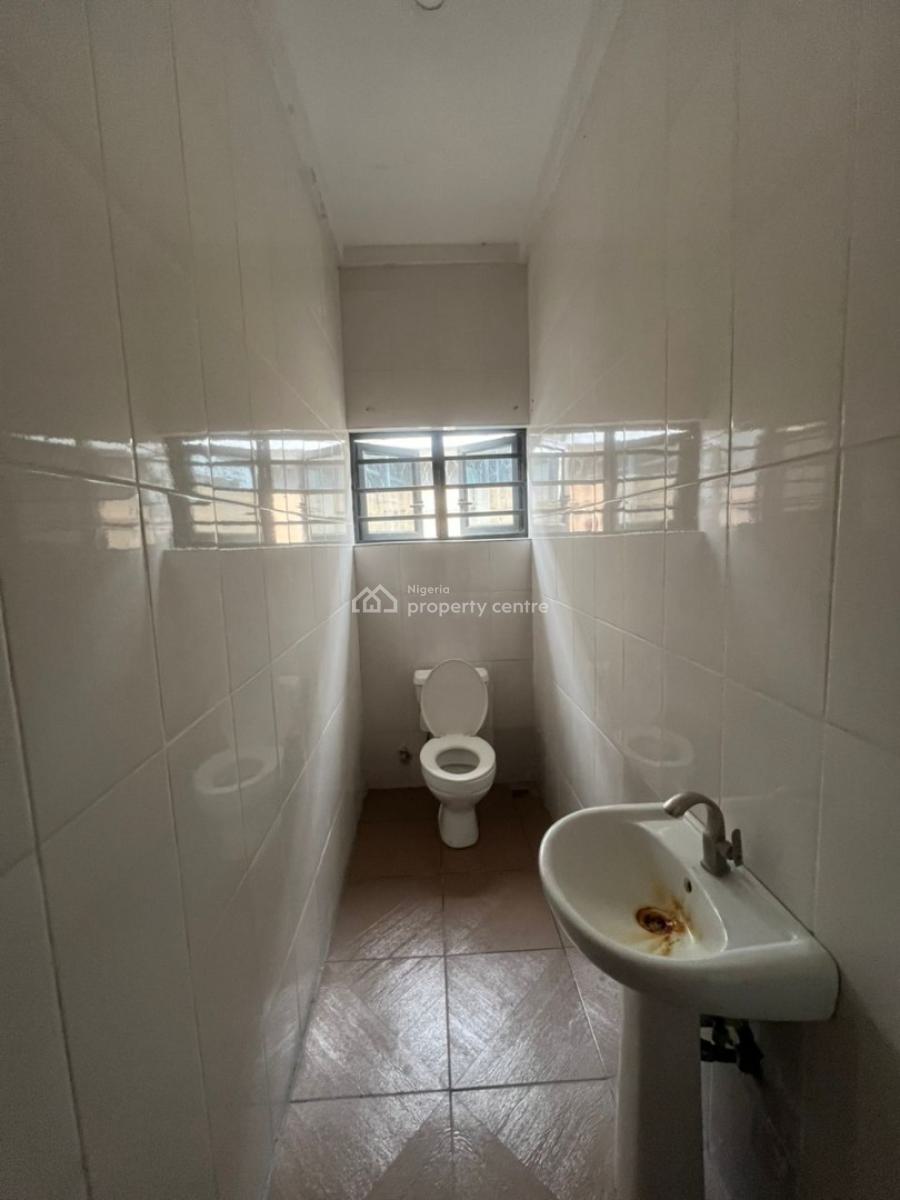 Spacious 3 Bedroom Apartment, Aptech Estate, Sangotedo, Ajah, Lagos, Flat / Apartment for Rent