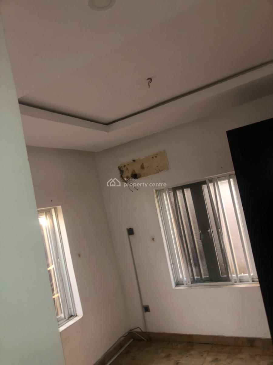 Relatively New Mini Flat, Off Ogunlana Drive, Ogunlana, Surulere, Lagos, House for Rent