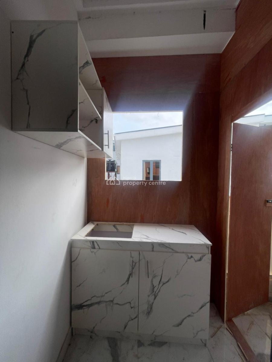 Prime Location: 1-bedroom Apartment, Ologolo, Lekki, Lagos, Mini Flat (room and Parlour) for Rent
