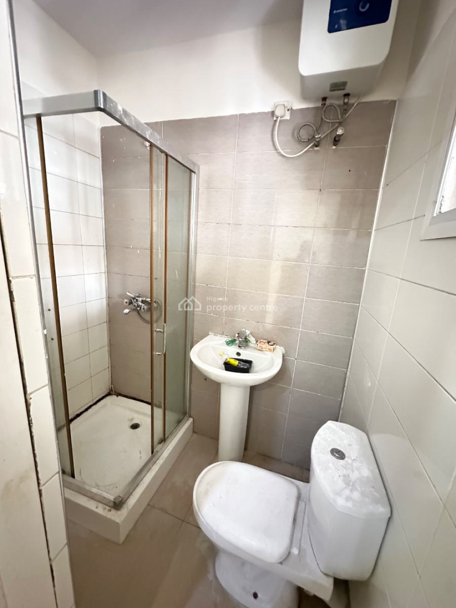 Standard and Spacious Renovated 2 Bedroom Apartment, Emma Abimbola Cole Off Fola Osibo, Lekki Phase 1, Lekki, Lagos, Flat / Apartment for Rent