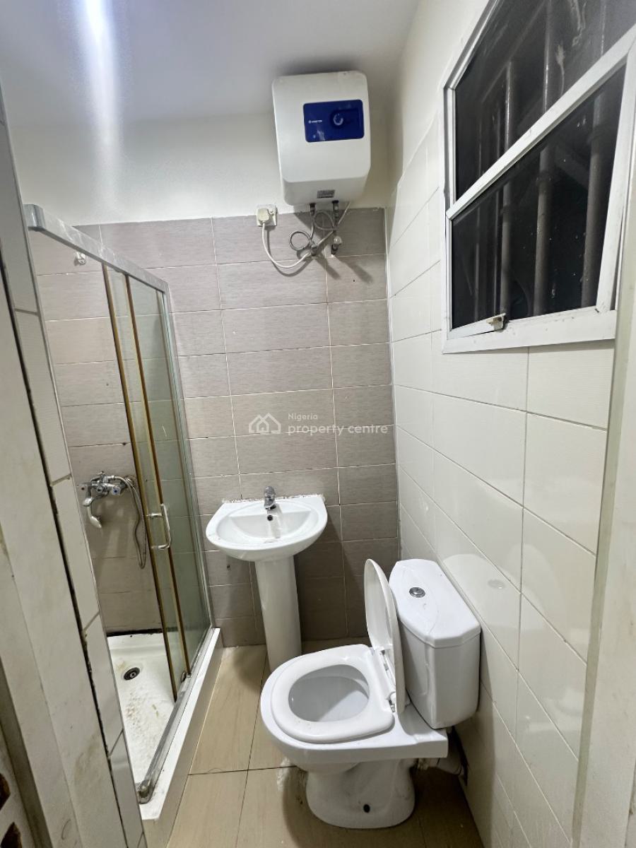 Standard and Spacious Renovated 2 Bedroom Apartment, Emma Abimbola Cole Off Fola Osibo, Lekki Phase 1, Lekki, Lagos, Flat / Apartment for Rent