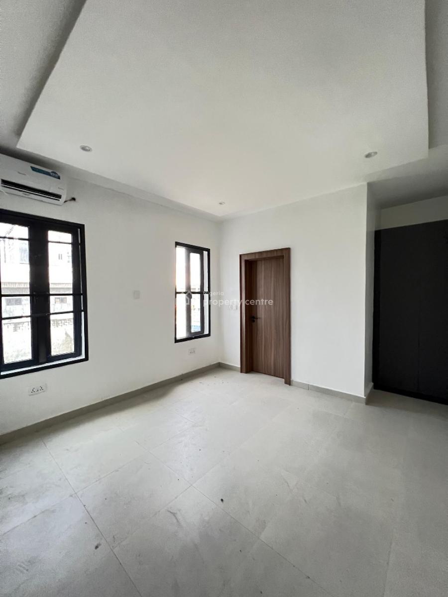 Well Built 4 Bedroom Terraced Duplex in a Secured Location, Lekki Phase 1, Lekki, Lagos, Terraced Duplex for Sale