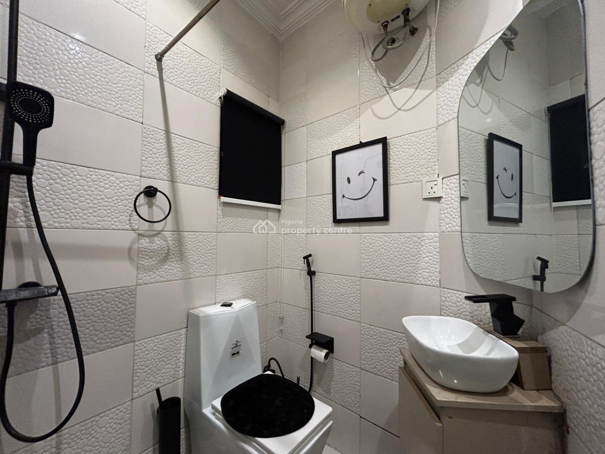 Luxury  1bedroom  Apartment with Swimming Pool, Lekki Phase 1, Lekki, Lagos, Mini Flat (room and Parlour) Short Let