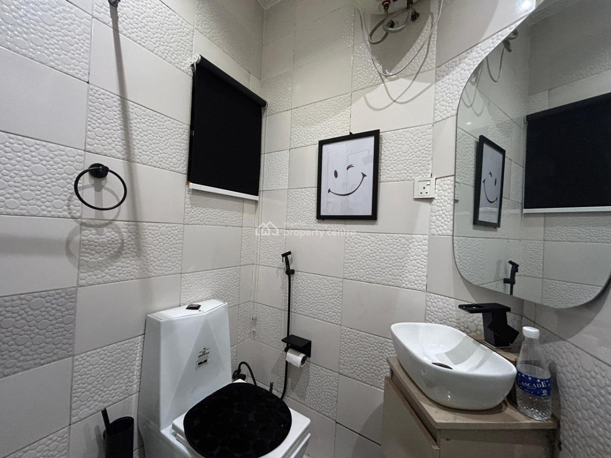 Luxury  1bedroom  Apartment with Swimming Pool, Lekki Phase 1, Lekki, Lagos, Mini Flat (room and Parlour) Short Let