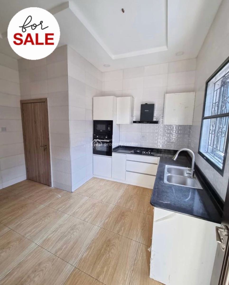 Super Distress Property 2bed Appartment in Agungi ,lekki, By Chiken Republic,agungi ,lekki ,lagos ,nigeria, Agungi, Lekki, Lagos, Flat / Apartment for Sale