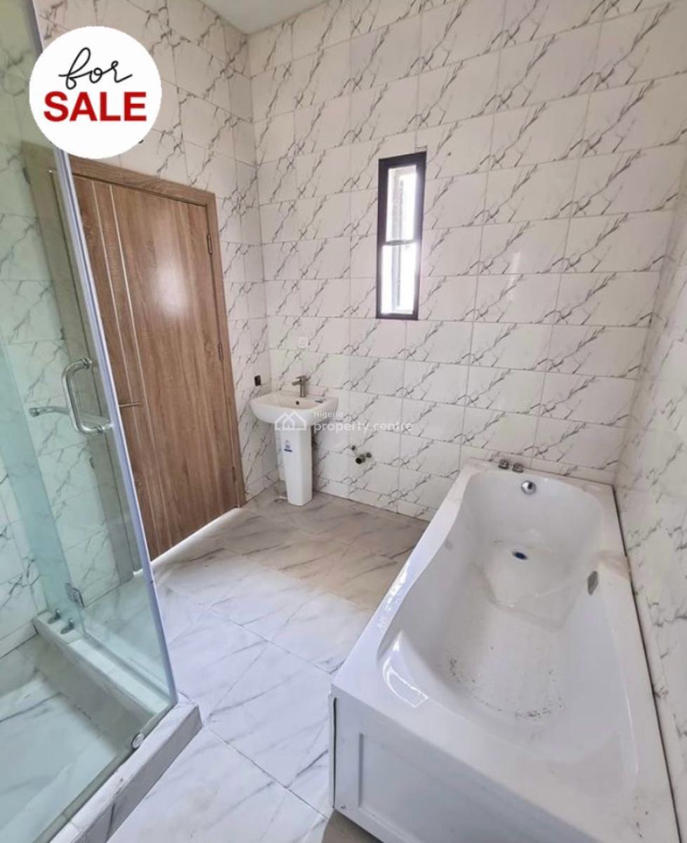 Super Distress Property 2bed Appartment in Agungi ,lekki, By Chiken Republic,agungi ,lekki ,lagos ,nigeria, Agungi, Lekki, Lagos, Flat / Apartment for Sale