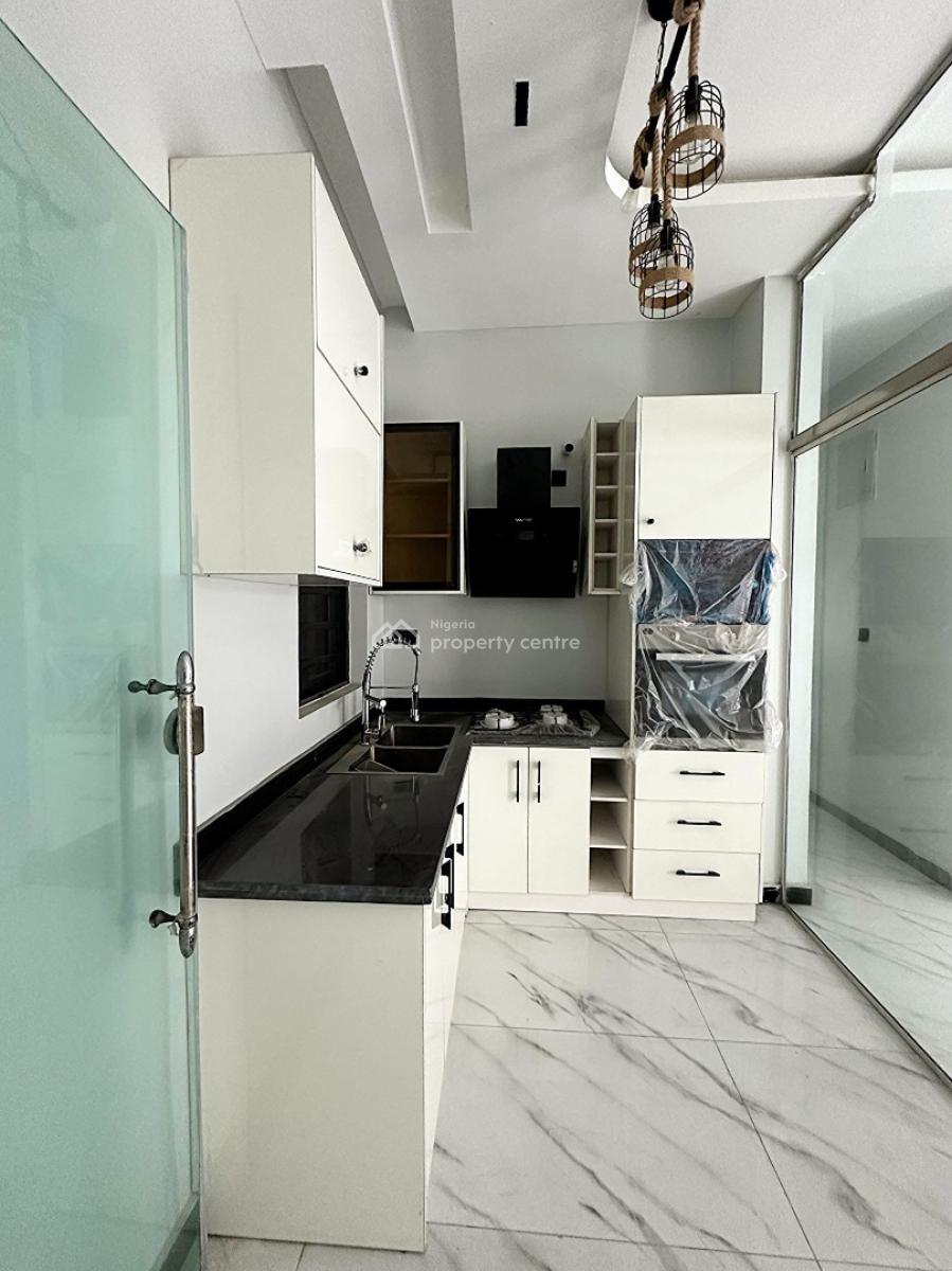 2 Bedroom Apartment, Lekki Phase 1, Lekki, Lagos, Flat / Apartment for Sale