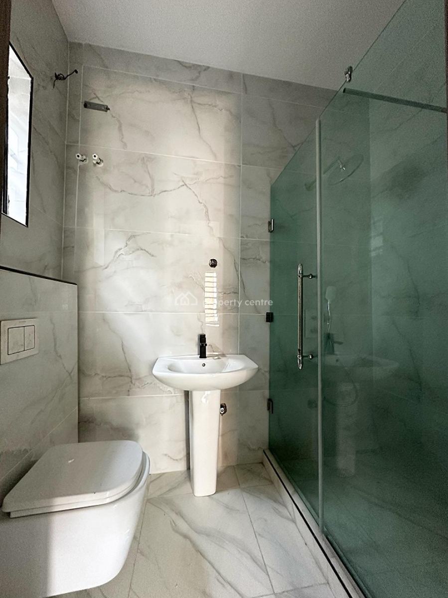 2 Bedroom Apartment, Lekki Phase 1, Lekki, Lagos, Flat / Apartment for Sale